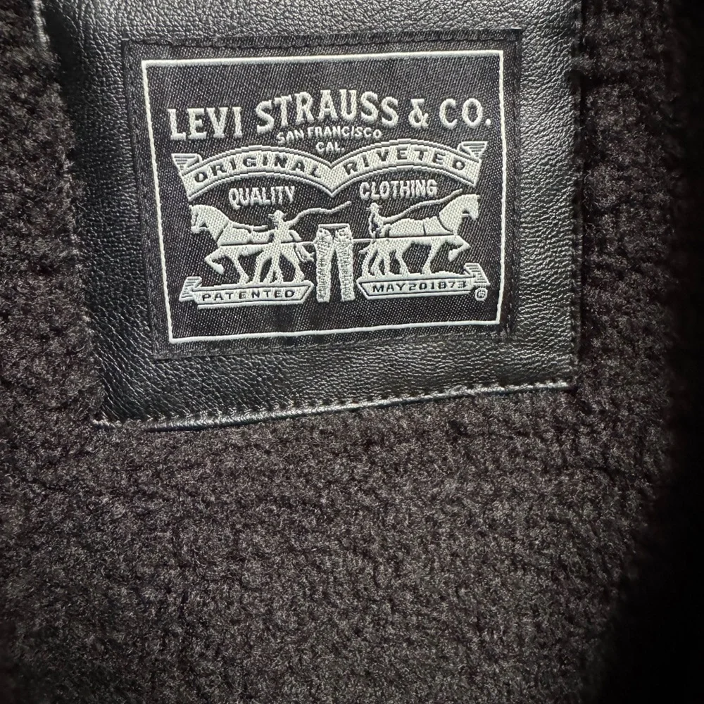 Levi’s Jacket - Picture 2 of 3